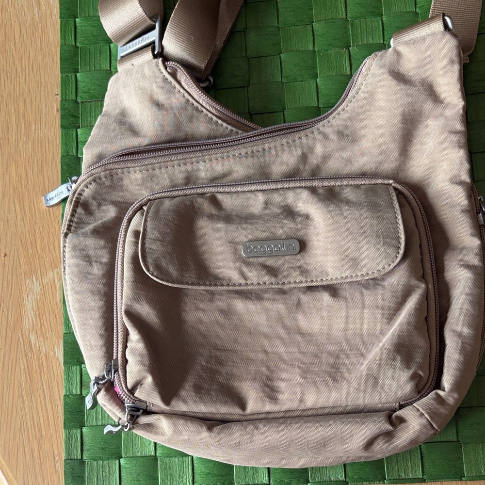 Baggallini light brown  Messenger Bag